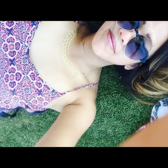 Meet your Posher, Joanne - Picture 1 of 2